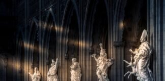 تصميم وتنفيذ Health Sciences Faculty بجامعة La Réunion عبر TT Architecture
