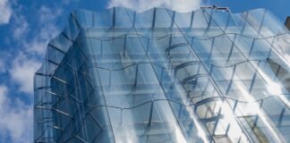 المراكز الثقافية خارج المبنى: 6 مشاريع غير منفذة تدمج بين البناء والمناظر الطبيعية
