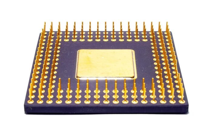 إصلاح Transmission Line المغذي لمحطة نووية في أوكرانيا بعد انقطاع كهربائي
