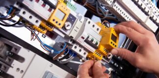 Transmission is the Battleground: Eight Plays to Win the Grid Race في معركة أنظمة القدرة لشبكات الكهرباء
