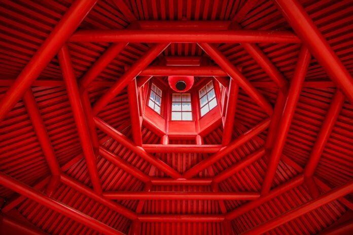 تصميم Louvered House من i2a Architects Studio: دراسة هندسية معمارية متخصصة
