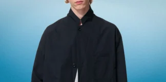Uniqlo تكشف عن مجموعة Blazers صيفية أنيقة من علامتها الشقيقة الاقتصادية
