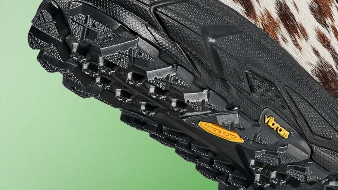 تجديد مميز وغير متوقع لحذاء Hoka Heritage الخاص بالمشي في الطبيعة
