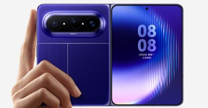 Huawei تتفوق على Apple وSamsung بإطلاق هاتف واسع قابل للطي جديد
