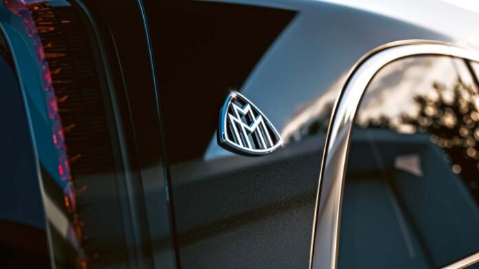 Maybach تكشف عن أول صور لميني فان فائق الفخامة بتقنيات متقدمة
