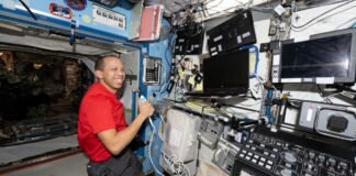 رواد محطة ISS يتلقون أجهزة لابتوب جديدة لدعم العمليات الهندسية والتقنية
