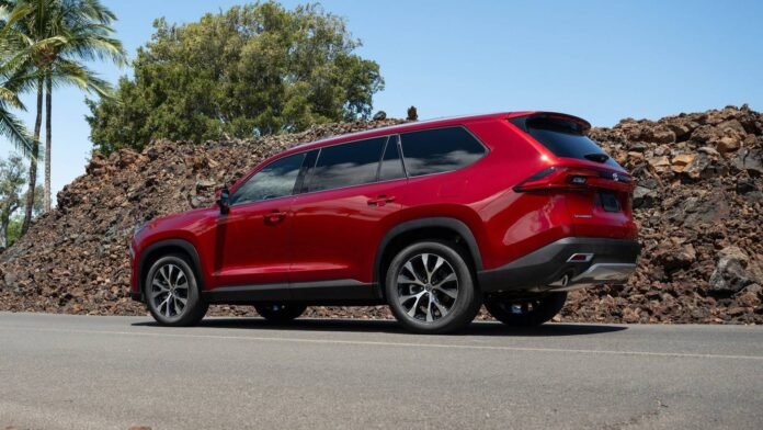 Toyota Hybrid ثلاثية الصفوف: تصميم هندسي عالي الأداء والاعتمادية العائلية
