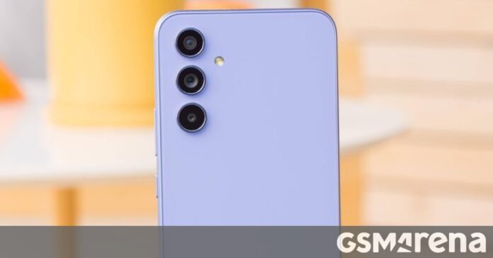 تحديث One UI 8.5 Beta 2 يصل إلى Samsung Galaxy A54 لتحسين تجربة النظام
